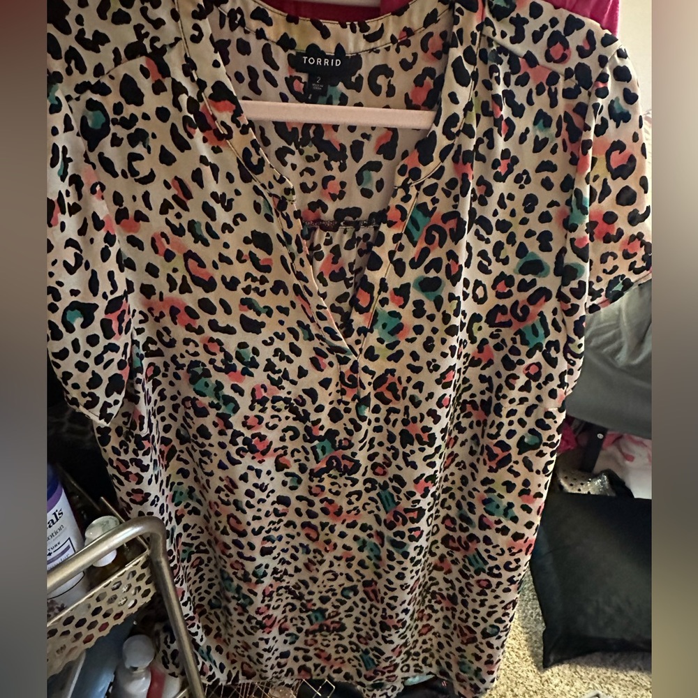 Colorful leopard print blouse